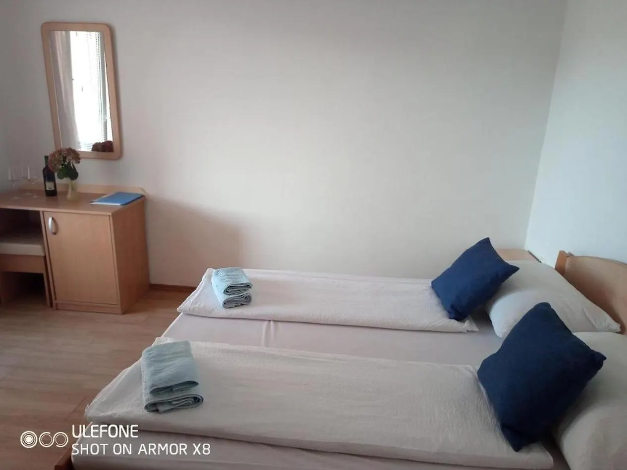 Room In Lopar With Balcony, Wifi 4620-96 0*,  Croatia